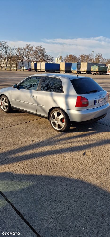 Audi A3 1.8 Ambiente - 2