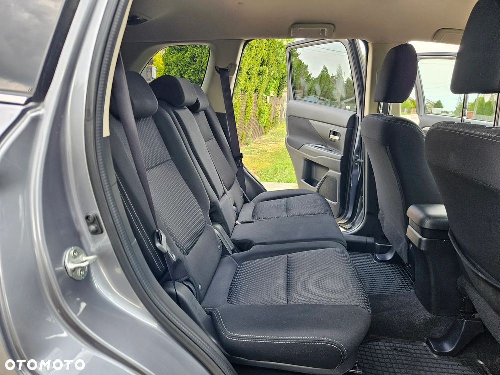 Mitsubishi Outlander 2.0 Intense Comfort 4WD CVT - 24