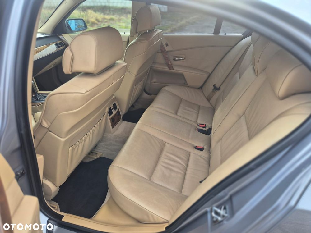 BMW Seria 5 525xi - 20