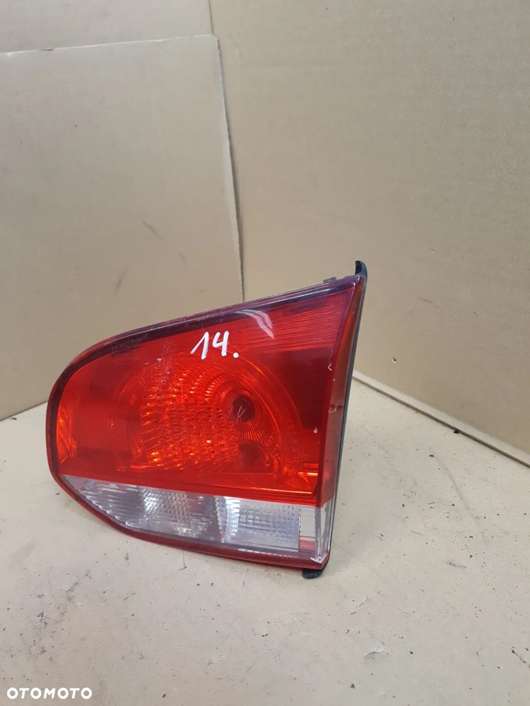 . LAMPA PRAWA W KLAPE VOLKSWAGEN GOLF 6 - 3