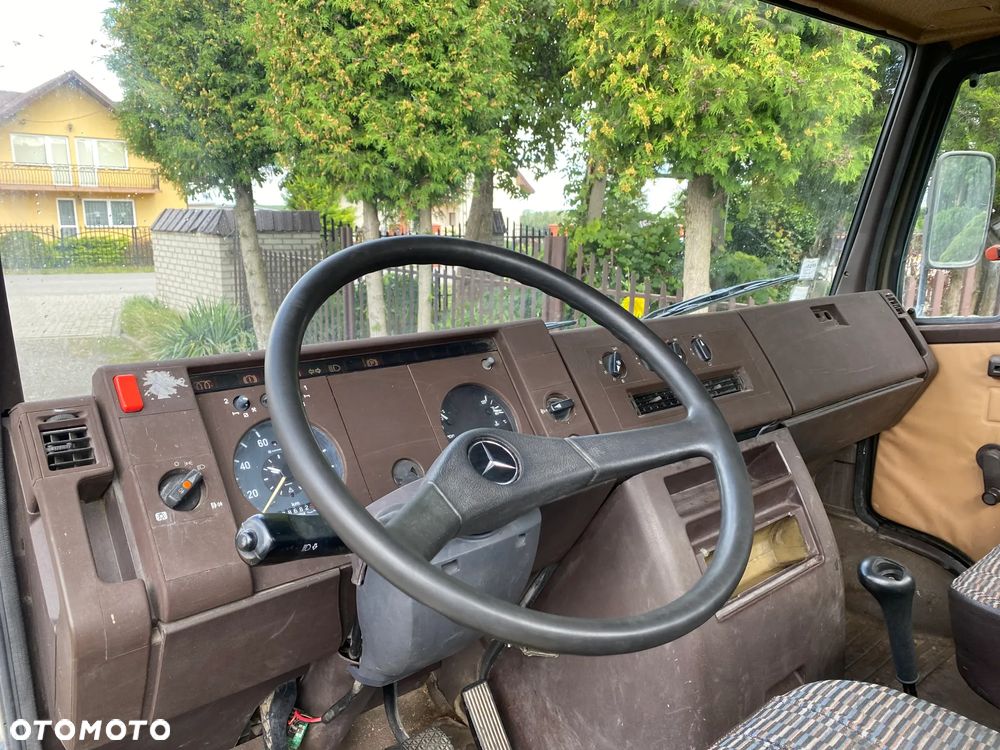 Mercedes-Benz 609D - 6