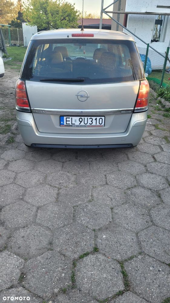 Opel Zafira 2.2 Enjoy - 4