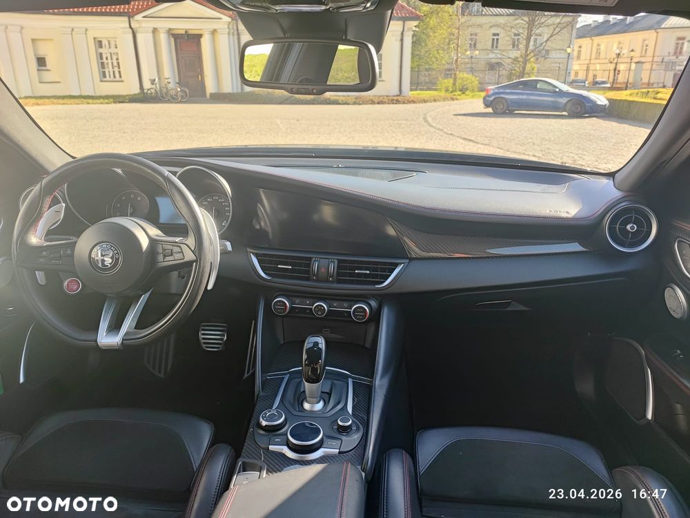 Alfa Romeo Giulia 2.9 V6 Bi-Turbo AT8 Quadrifoglio - 3