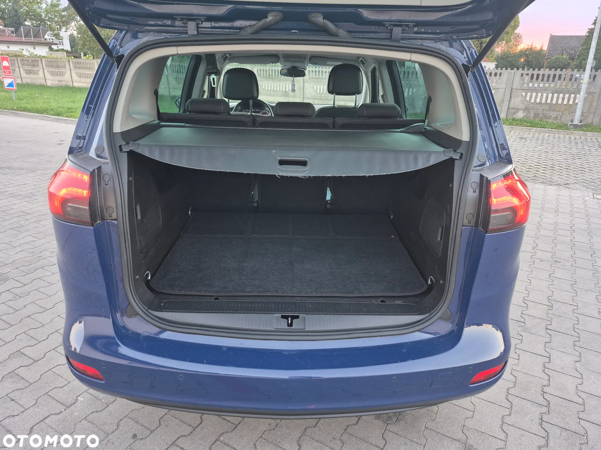 Opel Zafira 2.0 D Automatik 120 Jahre - 10