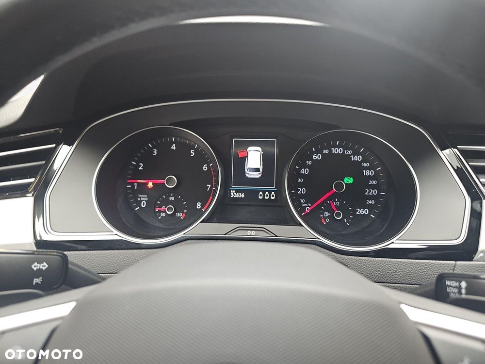 Volkswagen Passat Variant 1.5 TSI EVO Business DSG - 16