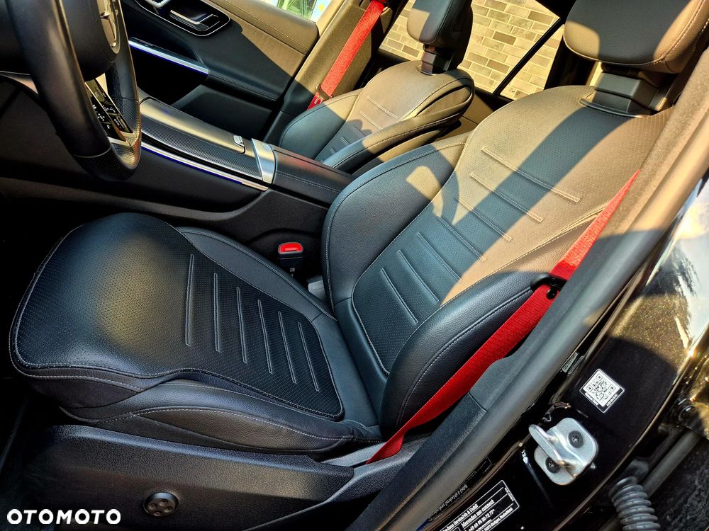 Mercedes-Benz GLC 300 4Matic 9G-TRONIC AMG Line Advanced - 18