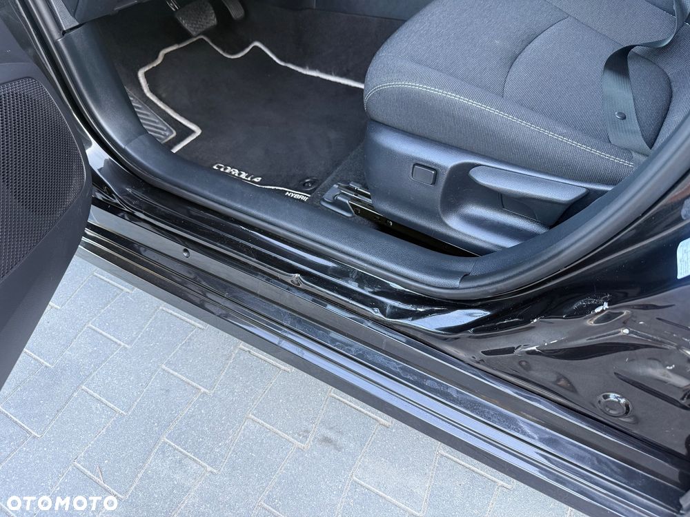 Toyota Corolla 1.8 Hybrid Comfort - 28
