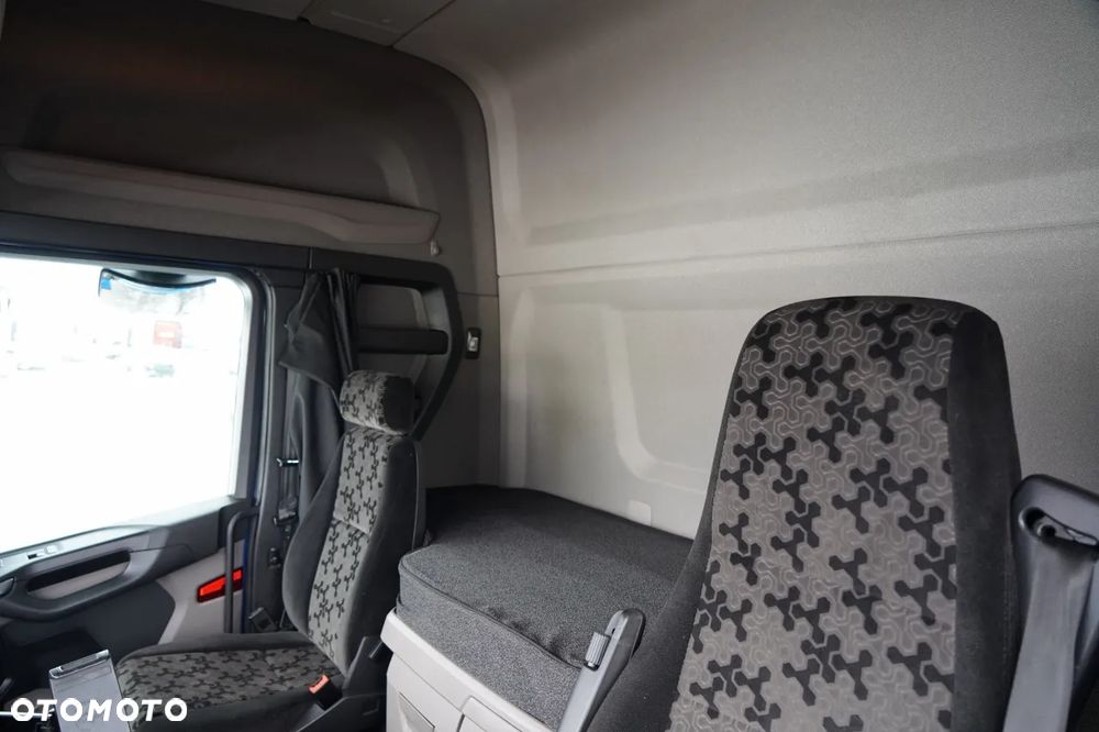 Scania R 450  / RETARDER / PEŁNY ADR /  KLIMATYZACJA POSTOJOWA / ALUFELGI / 2022 ROK / - 23