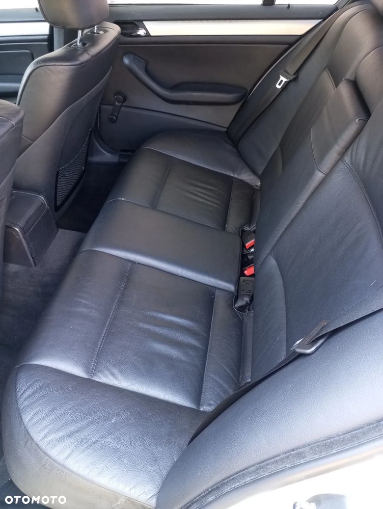 BMW Seria 3 318i - 18
