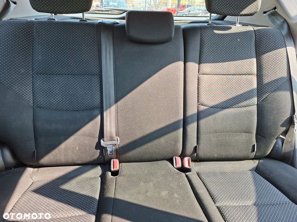 Hyundai i30 1.4 Comfort EU5 - 18