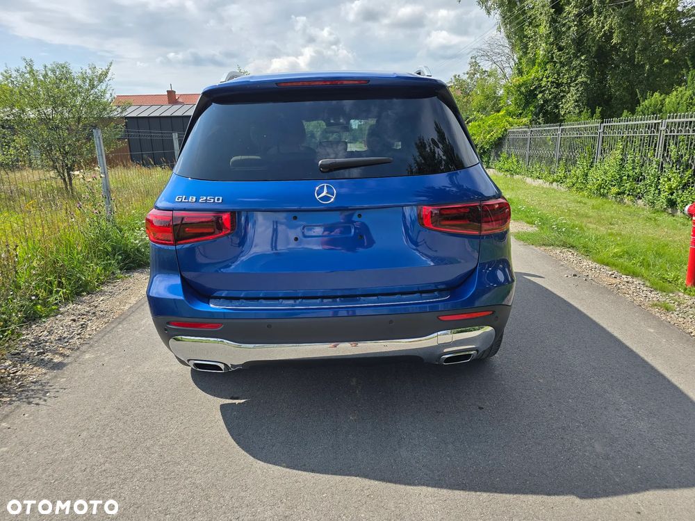 Mercedes-Benz GLB 250 8G-DCT - 8