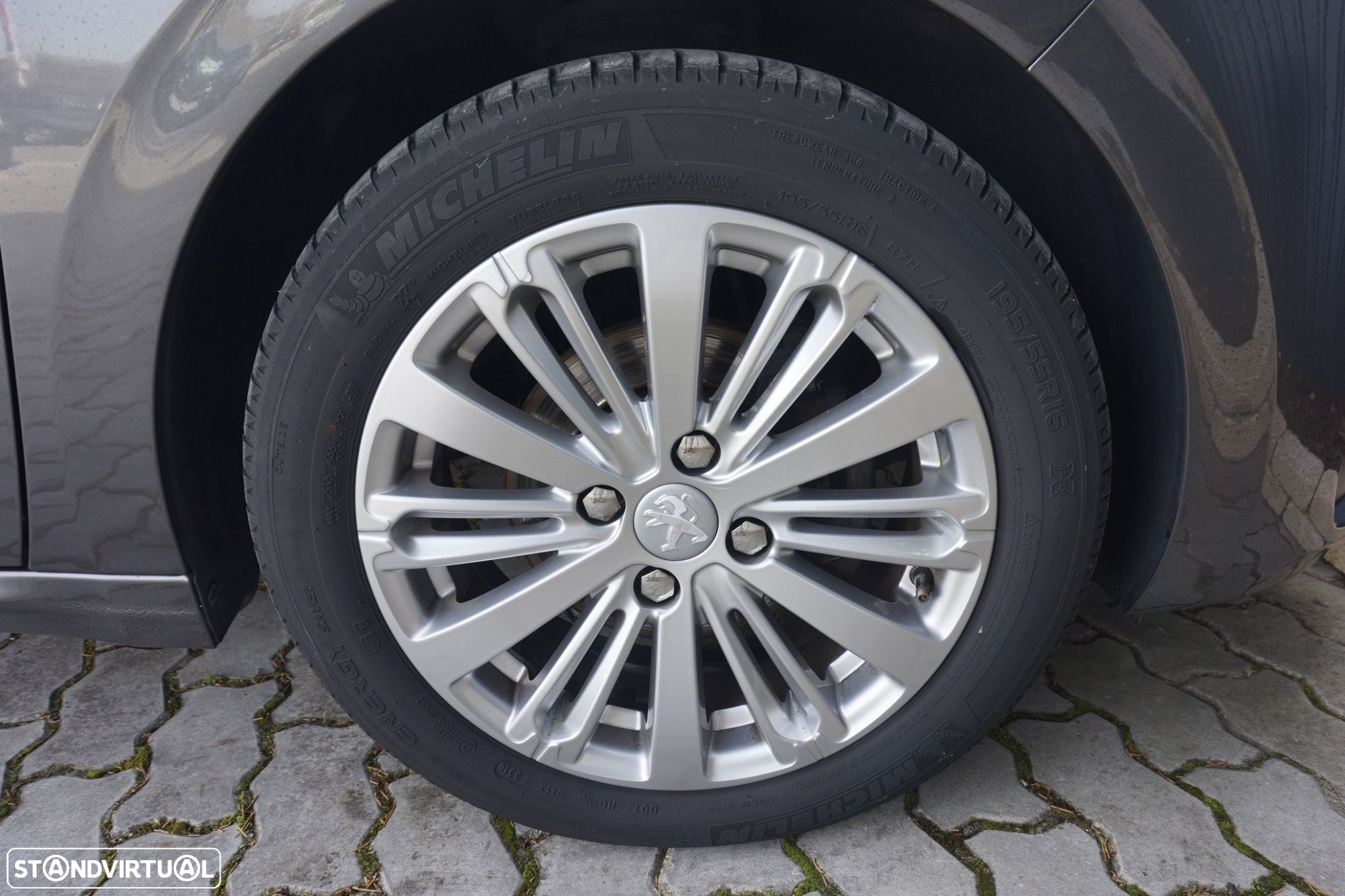 Peugeot 208 1.2 PureTech Signature - 22