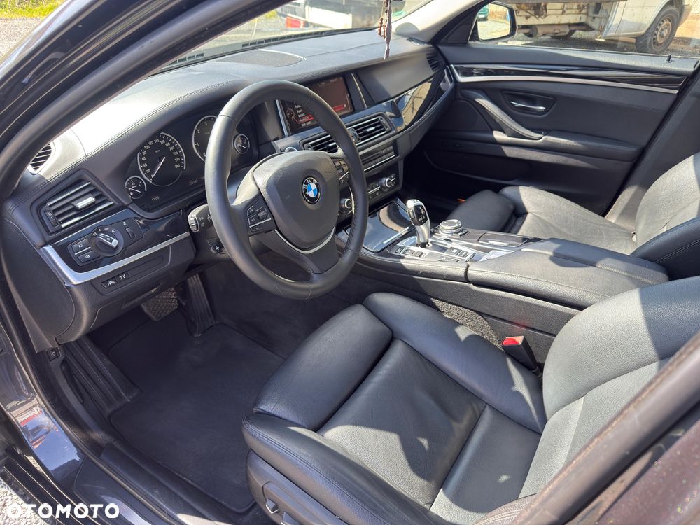 BMW Seria 5 530d xDrive Sport-Aut Luxury Line - 25
