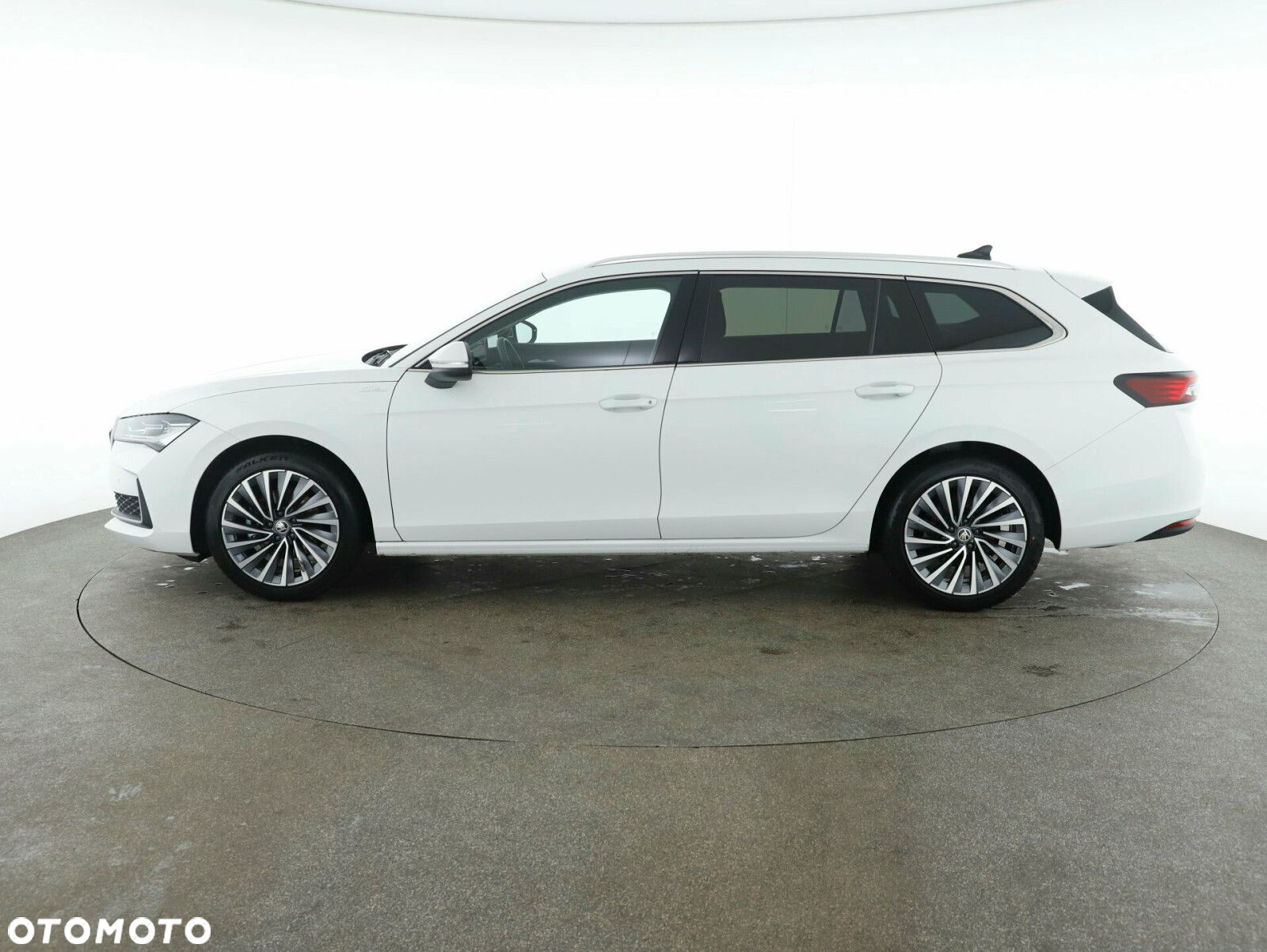 Skoda Superb 1.5 TSI L&K DSG - 8