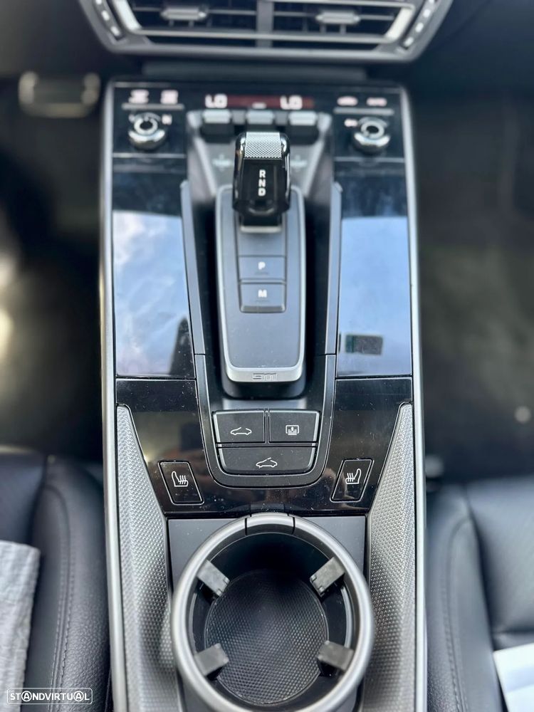 Porsche 911 (992) Carrera 4 PDK - 14