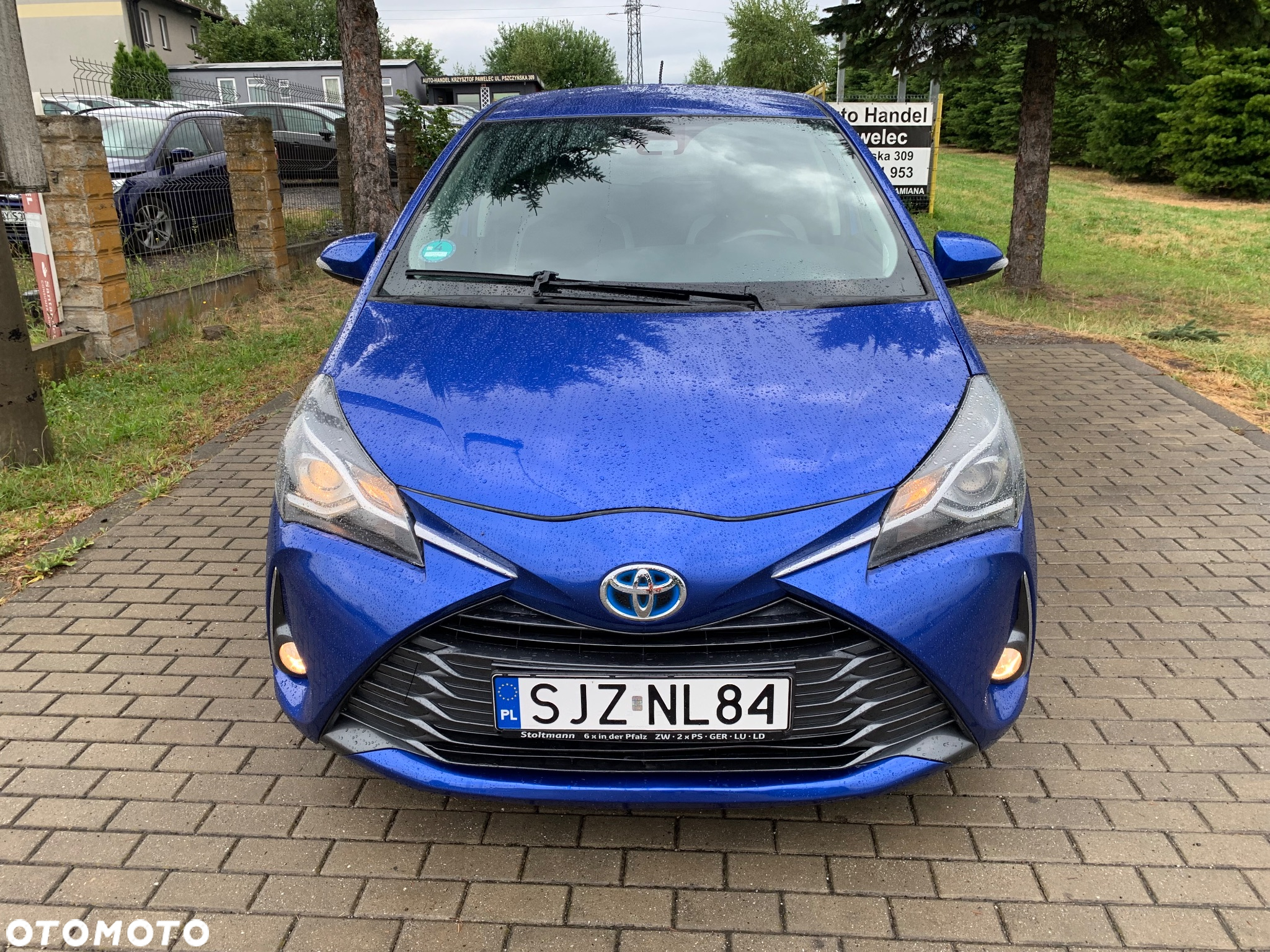 Toyota Yaris Hybrid 100 Premium - 3