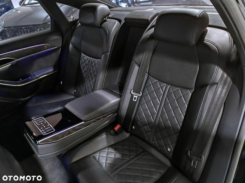 Audi S8 - 22
