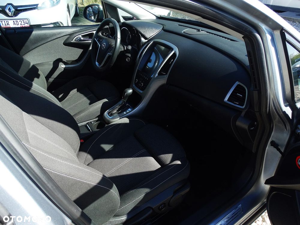Opel Astra 1.6 Automatik Color Edition - 27
