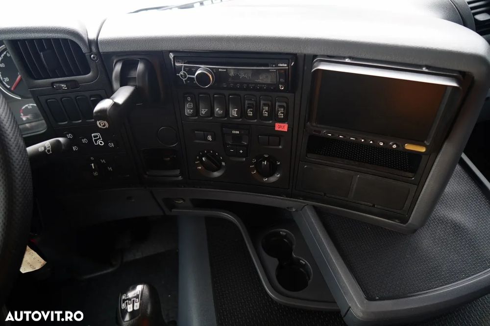 Scania G 370 / 6x4 / BASCULĂ SPATE + HIAB 144E S-3 HDS / RADIOCOMANDĂ / ROTATOARE / FURCĂ PENTRU PALEȚI / EURO 6 / - 31