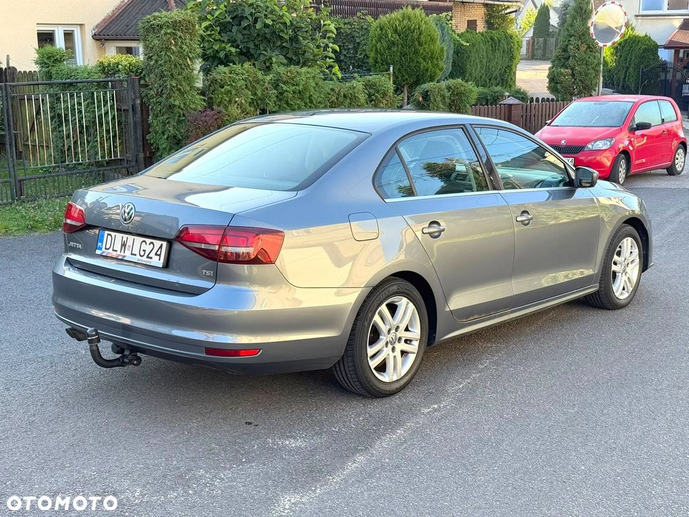 Volkswagen Jetta - 6