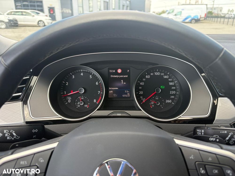 Volkswagen Passat - 10
