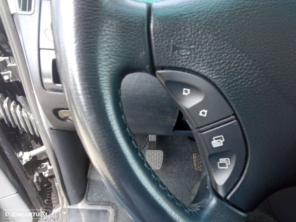Mercedes-Benz Viano 2.2 CDi Ambiente Longo - 19