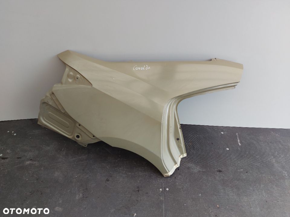 Corolla E16 Błotnik Tylny Prawy
