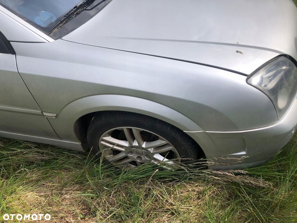 OPEL VECTRA C SIGNUM BŁOTNIK PRZEDNI PRAWY SREBRNY Z157 - 1