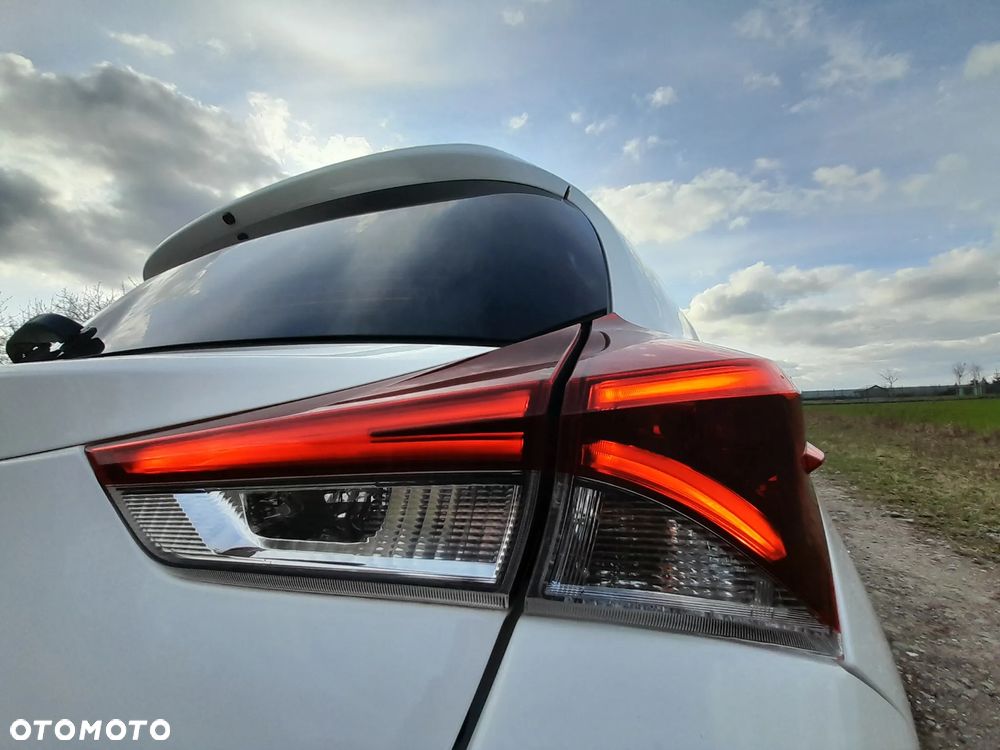 Toyota Auris 1.33 VVT-i Active - 11