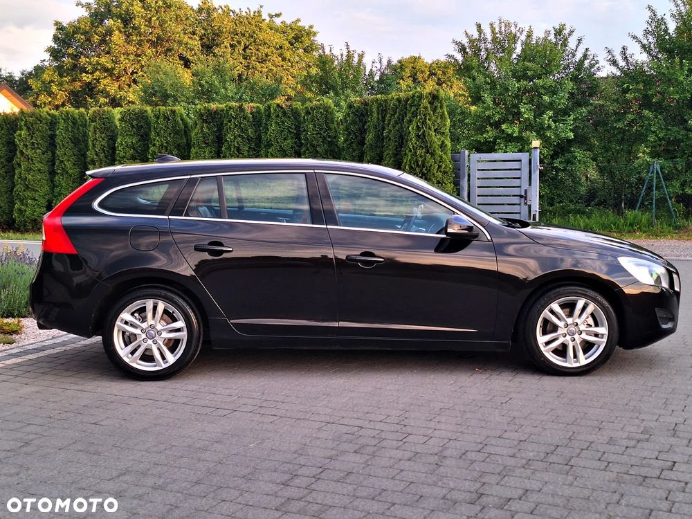 Volvo V60 T3 Momentum - 5