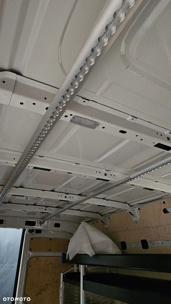 Volkswagen Crafter - 11