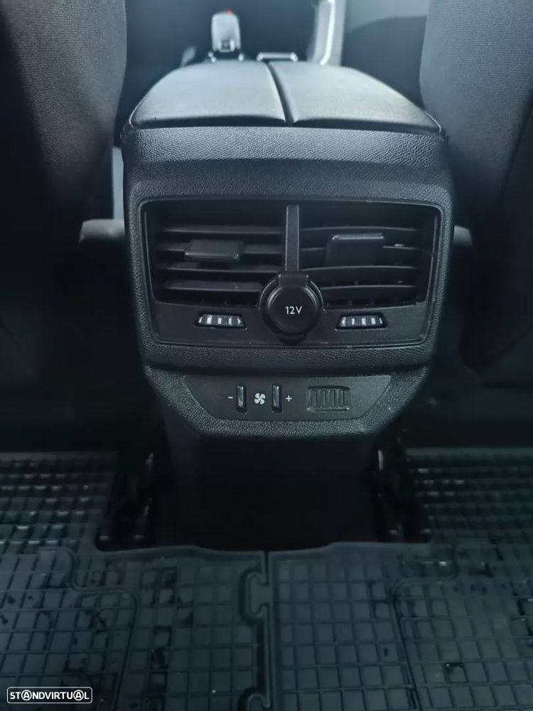 Peugeot 5008 PureTech 130 EAT6 Allure - 31