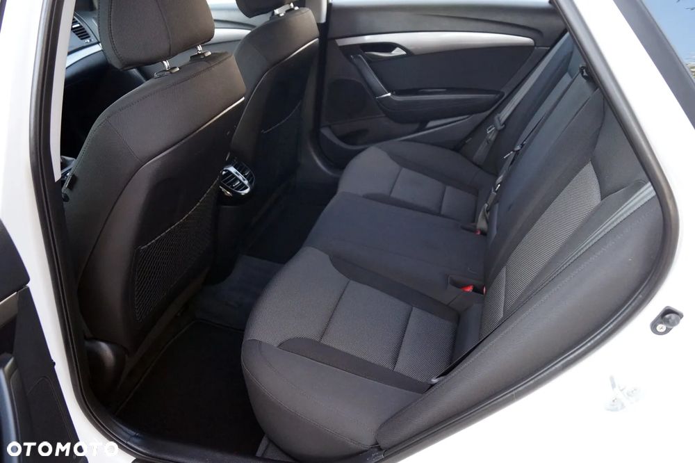 Hyundai i40 Kombi 1.6 Trend - 18