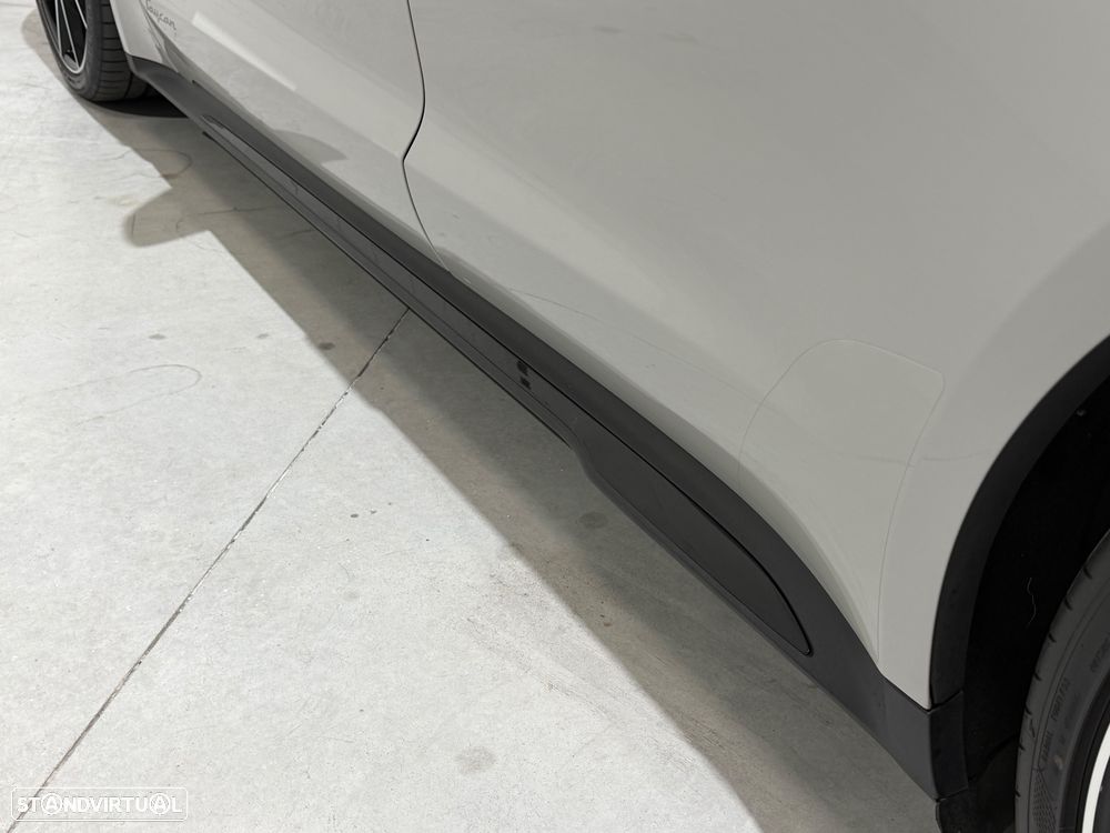 Porsche Taycan Sport Turismo - 22