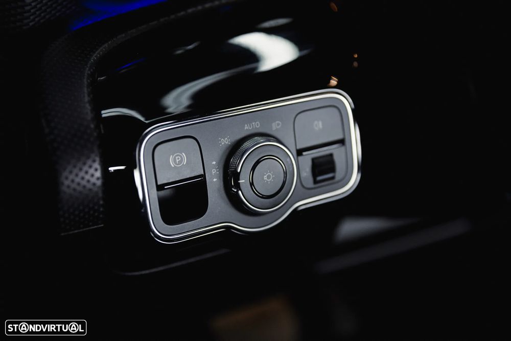 Mercedes-Benz A 180 d 7G-DCT AMG Line - 13