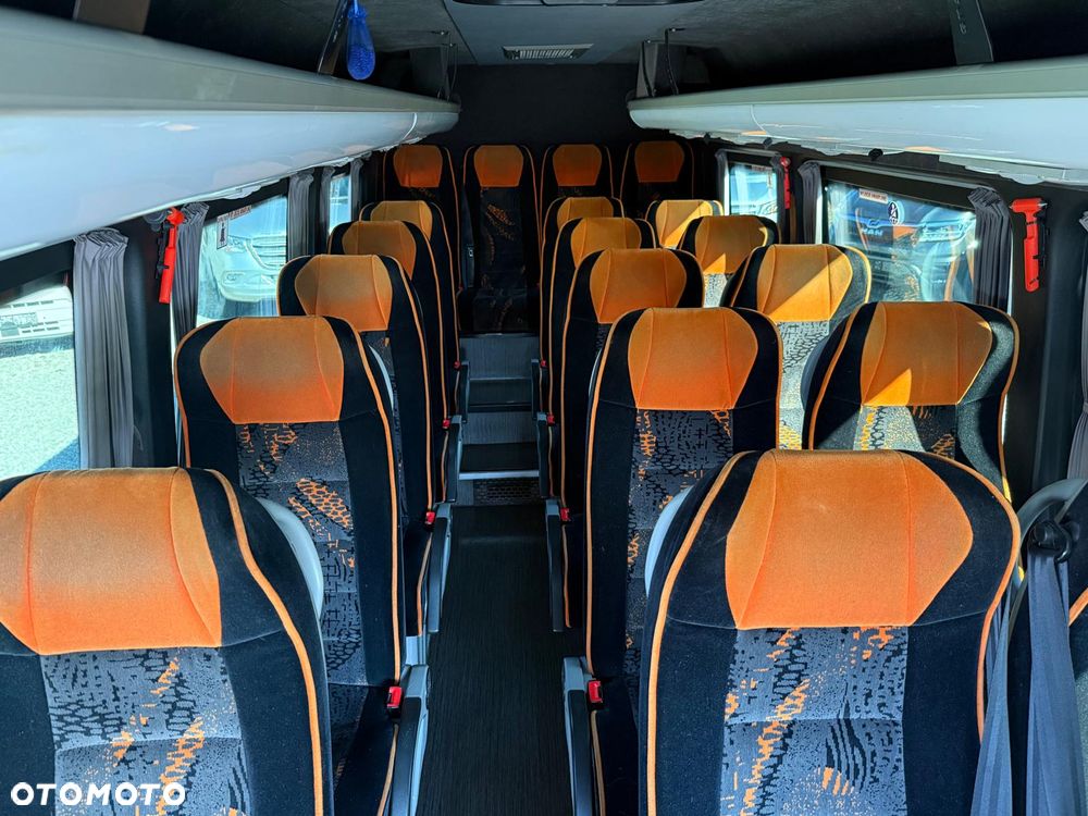 Mercedes-Benz Sprinter 516 - 19