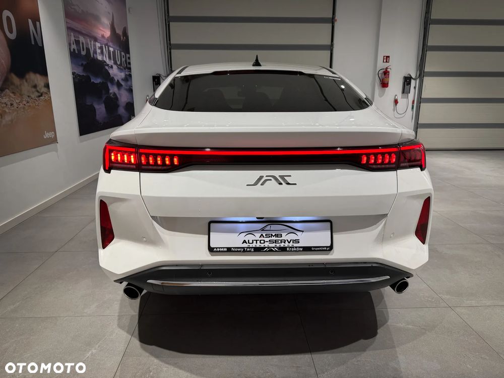 JAC J7 - 9