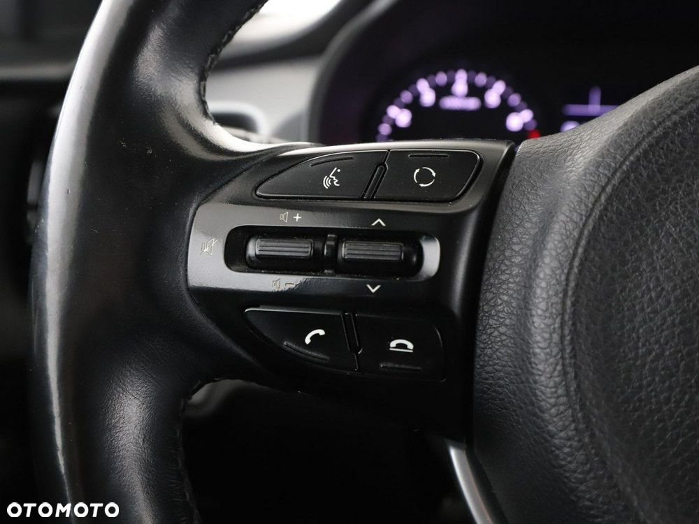 Kia Rio 1.2 Dream Team Edition - 30