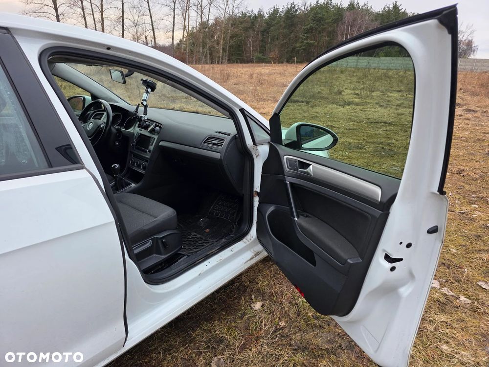 Volkswagen Golf - 10