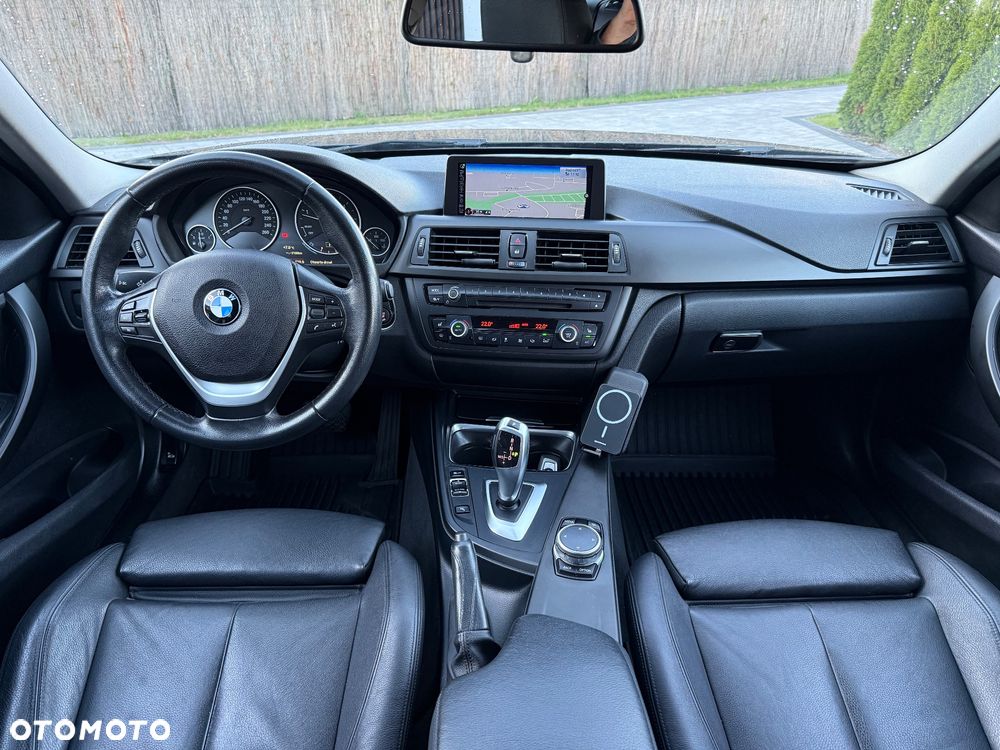 BMW Seria 3 320d Touring Sport Line - 16