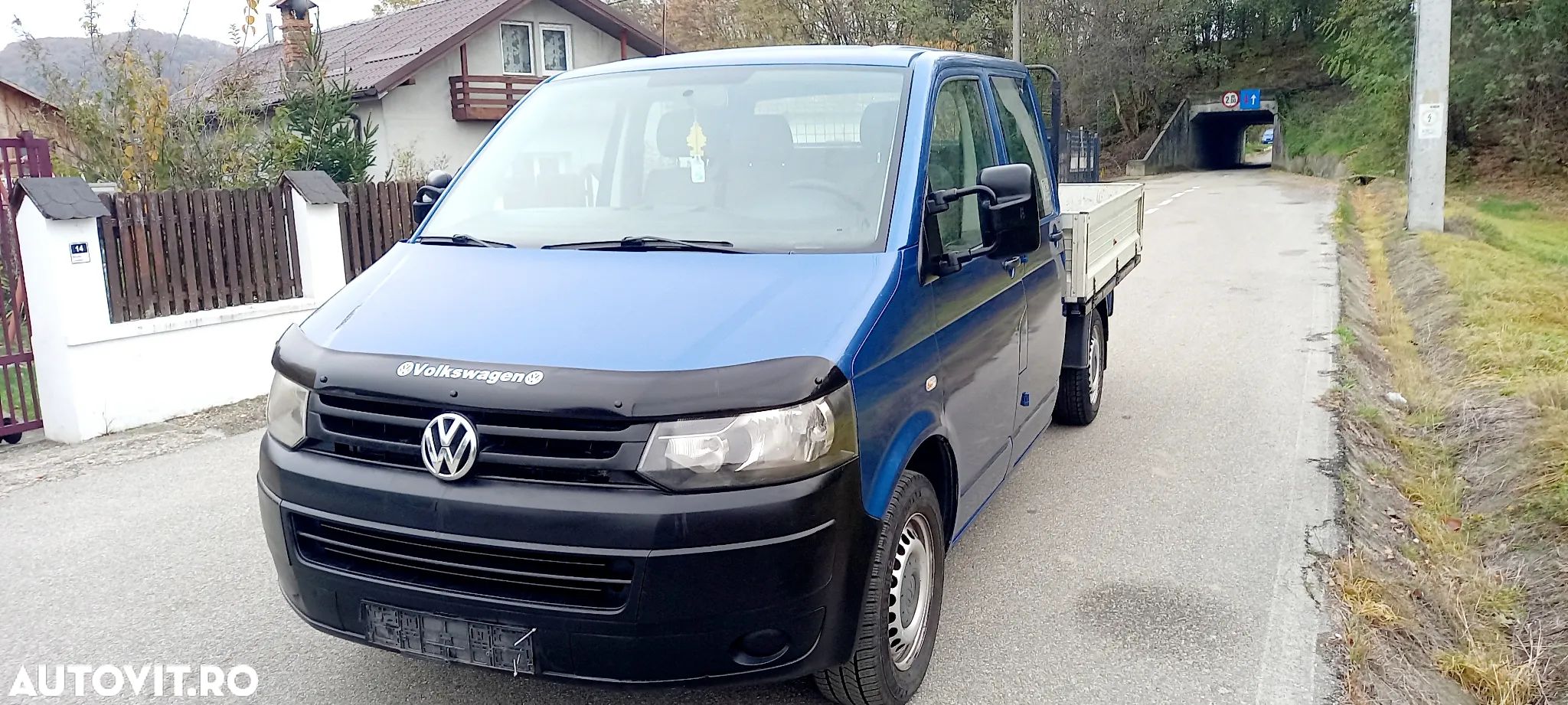 Volkswagen Transporter - 1