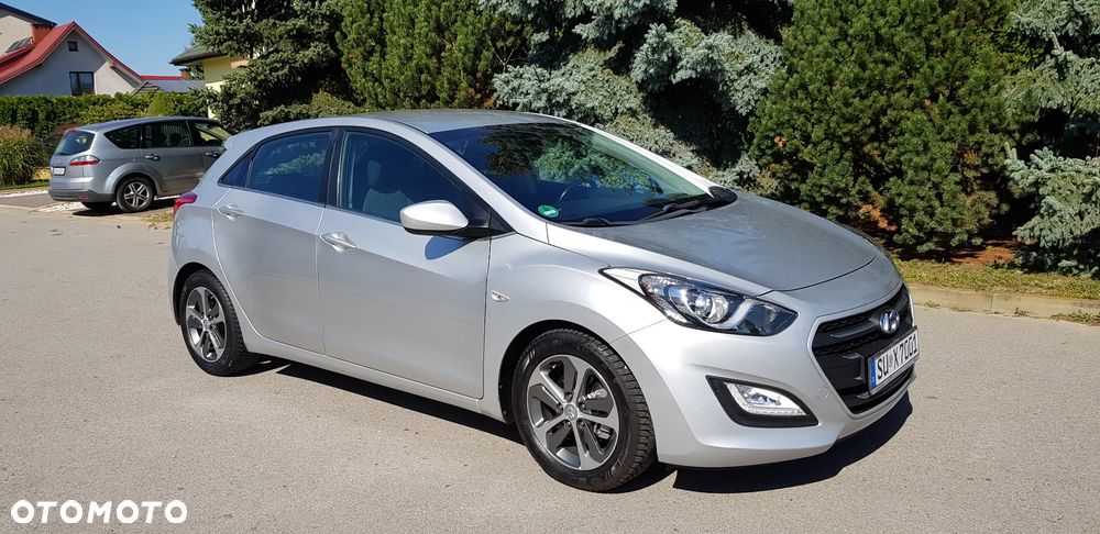 Hyundai i30 blue 1.4 YES Silver - 8