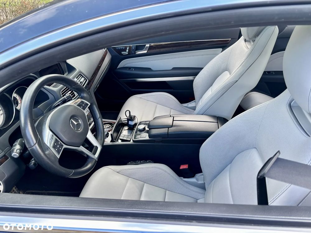 Mercedes-Benz Klasa E 500 BlueEFFICIENCY 7G-TRONIC Elegance - 17
