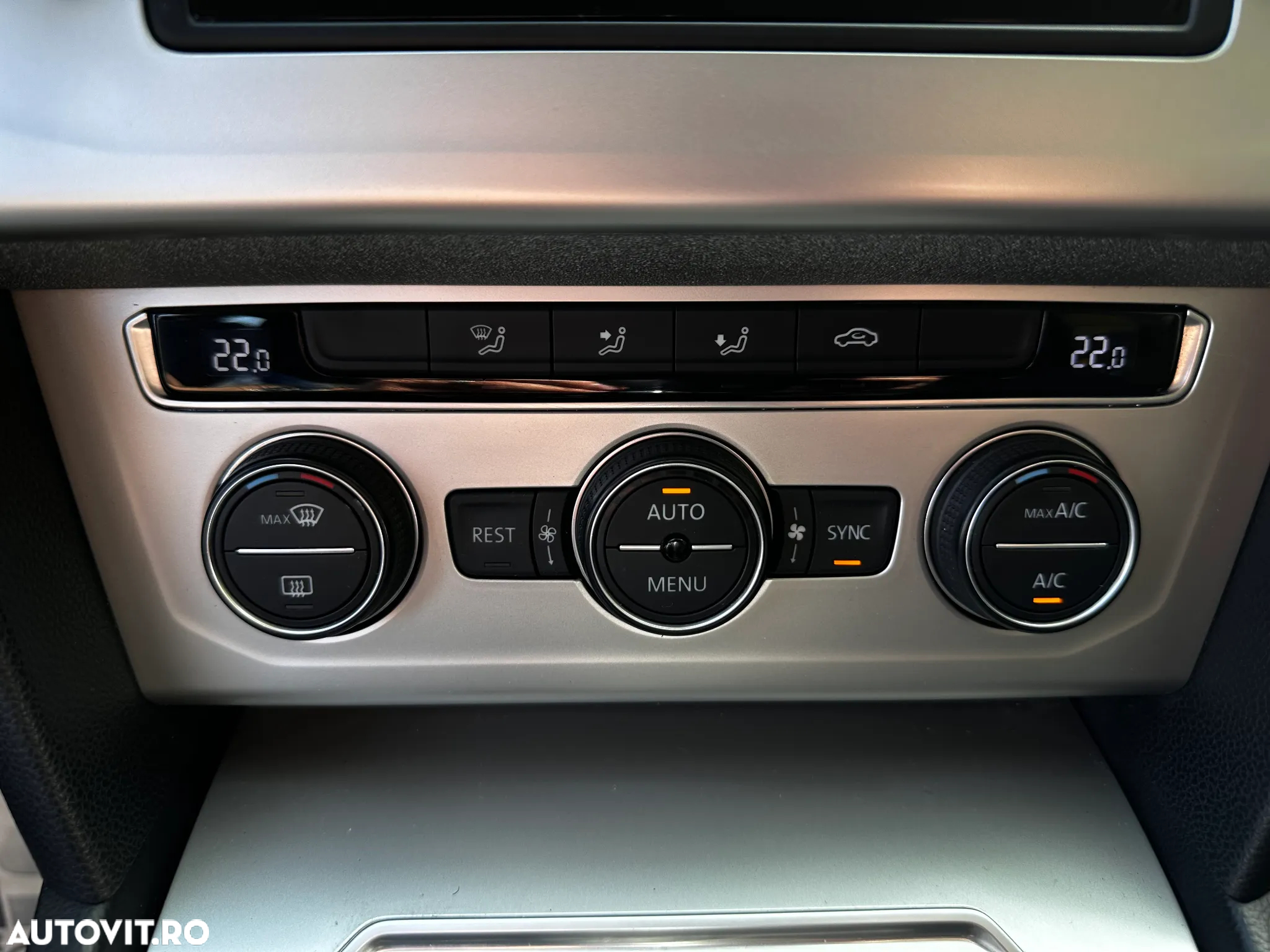 Volkswagen Passat Variant 1.6 TDI (BlueMotion Technology) DSG Comfortline - 30