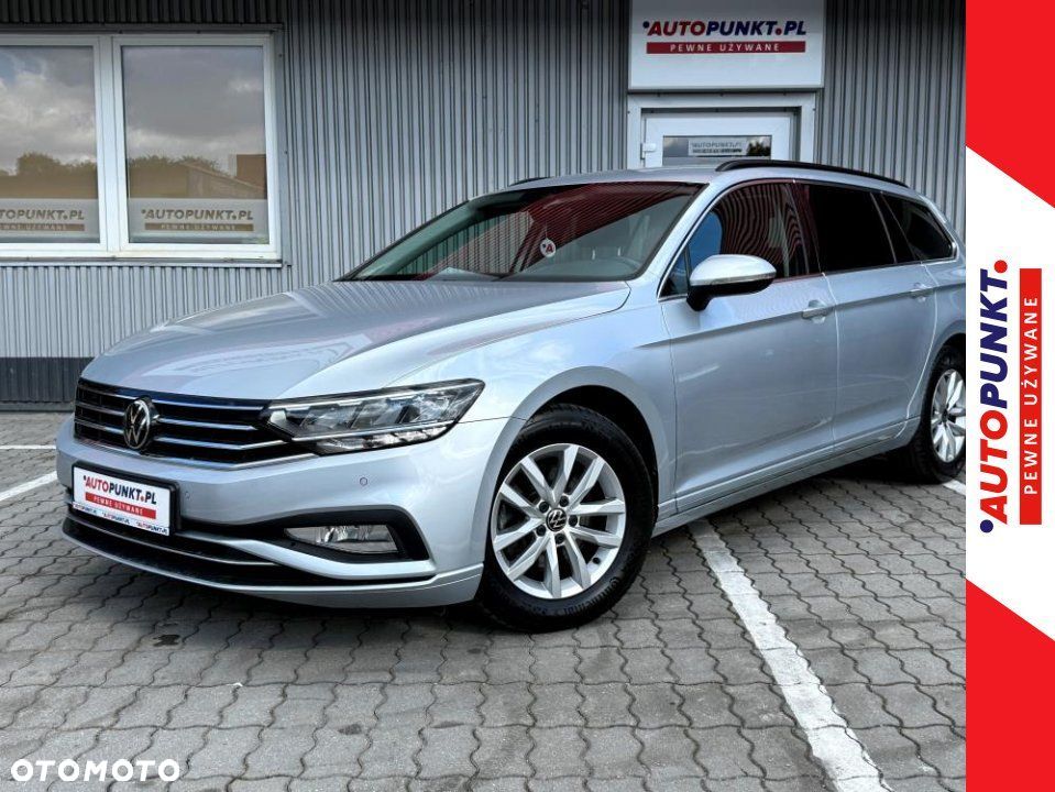 Volkswagen Passat - 1