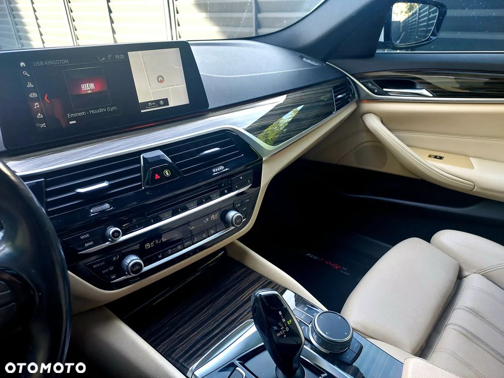 BMW Seria 5 530i GPF Sport Line sport - 12