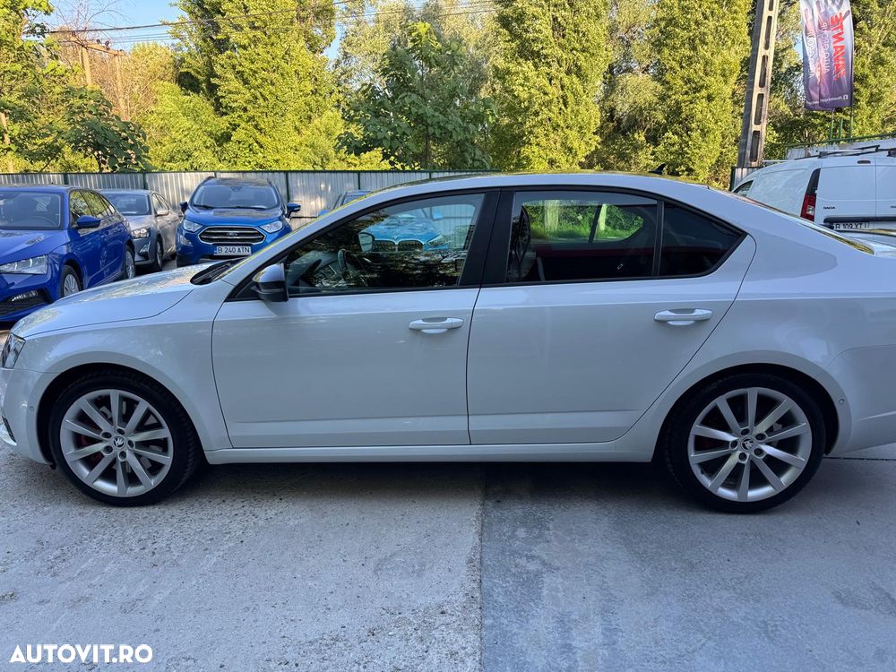 Skoda Octavia 2.0 TDI DSG RS - 22