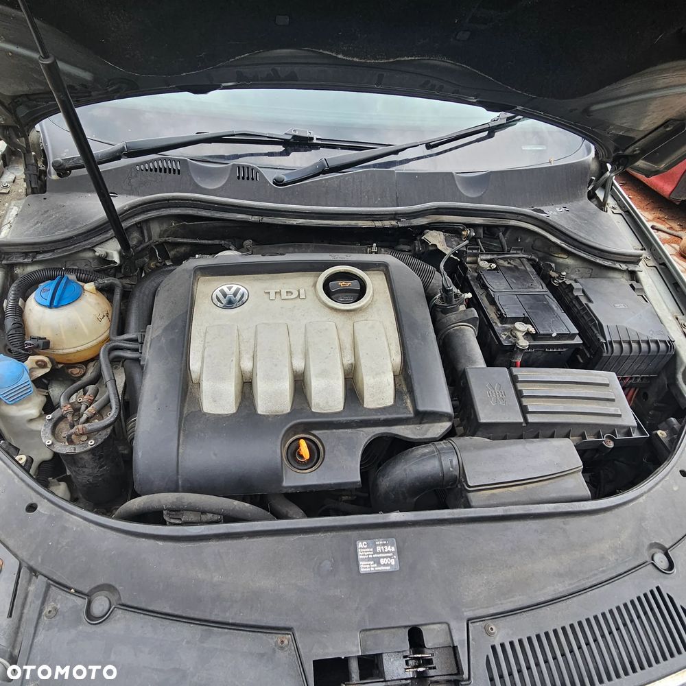 Volkswagen Passat B6 pojazd na części: maska, zderzak, drzwi, szyby, lusterka, chłodnica ... - 12