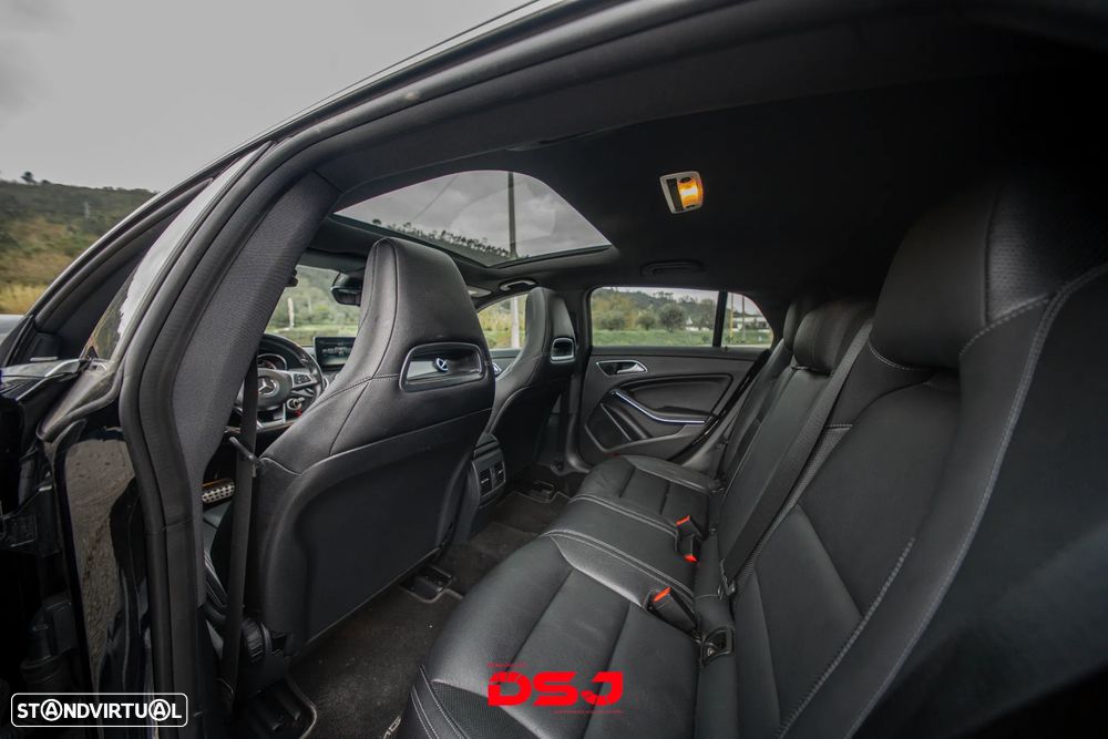 Mercedes-Benz CLA 45 AMG Shooting Brake 4-Matic - 33