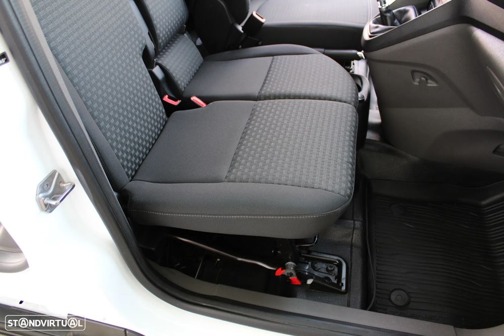 Ford Transit-Connect - 18
